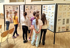 Pokaz w szkole w Piaskach