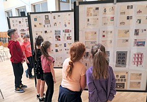 Pokaz w szkole w Piaskach