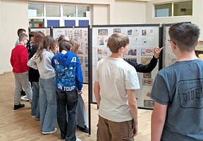 Pokaz w szkole w Piaskach