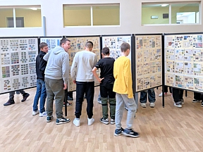 Pokaz w szkole w Piaskach