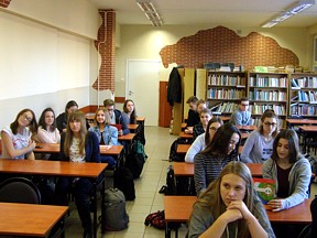 Foto - FilateliĹ›ci w ZS nr 2 w Lesznie